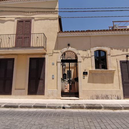 La Lanterna Casa Vacanze Apartment Noto Exterior photo